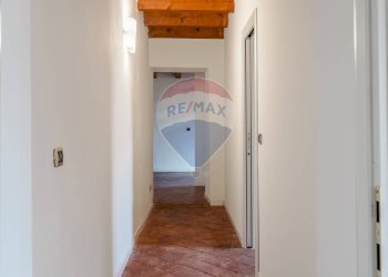 Hall / corridoio - Trilocale via Trento
 
191, Toscolano-Maderno - foto 28