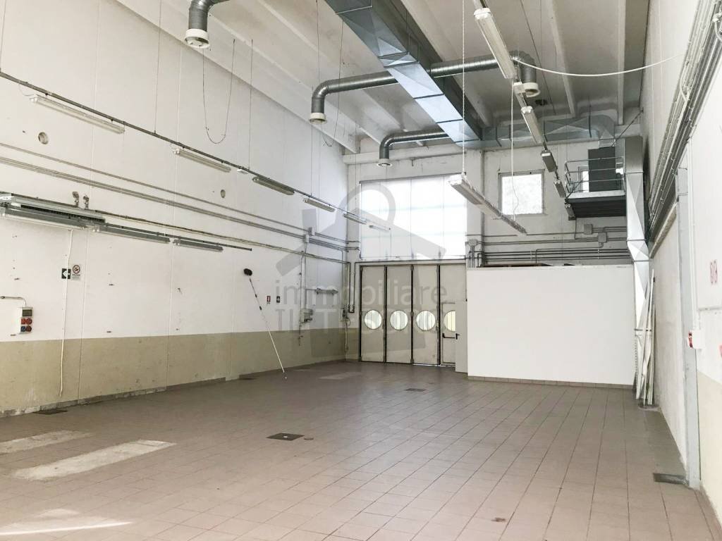 Interno non residenziale - Warehouse via dell'Olmo, Santarcangelo di Romagna - photo 2