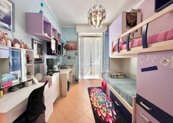 Camera da letto - Trilocale via Laviosa, Genova (zona Pegli) - foto 16