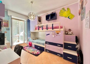 Camera da letto - Trilocale via Laviosa, Genova (zona Pegli) - foto 17