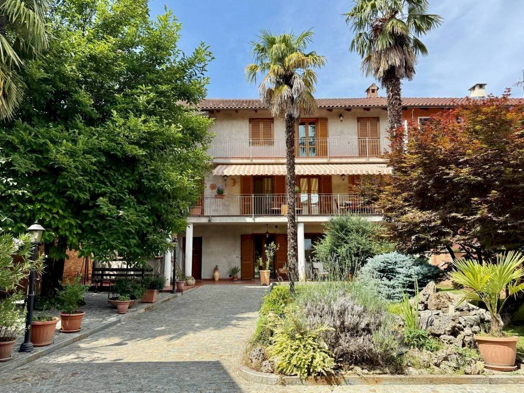 Facciata - Casa indipendente via Zappata, 16, Carignano - foto 1