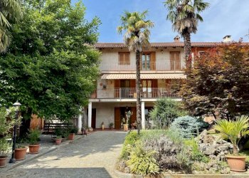 Facciata - Casa indipendente via Zappata, 16, Carignano - foto 1