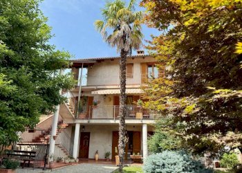 Facciata - Casa indipendente via Zappata, 16, Carignano - foto 3