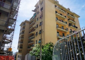 Facciata - Trilocale salita San Barborino, 6, Genova (zona Sampierdarena) - foto 1