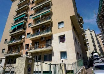 Facciata - Trilocale salita San Barborino, 6, Genova (zona Sampierdarena) - foto 4