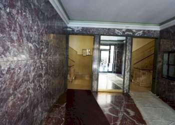 Interno palazzo - Trilocale salita San Barborino, 6, Genova (zona Sampierdarena) - foto 5