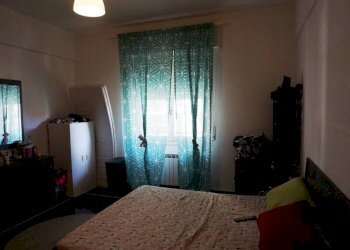 Camera da letto - Trilocale salita San Barborino, 6, Genova (zona Sampierdarena) - foto 13