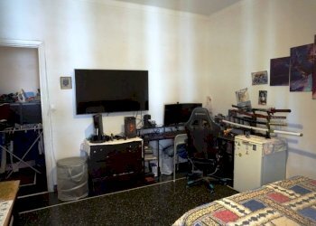 Camera da letto - Trilocale salita San Barborino, 6, Genova (zona Sampierdarena) - foto 16