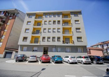 Facciata - Appartamento via Caluso, 9, Chivasso - foto 1