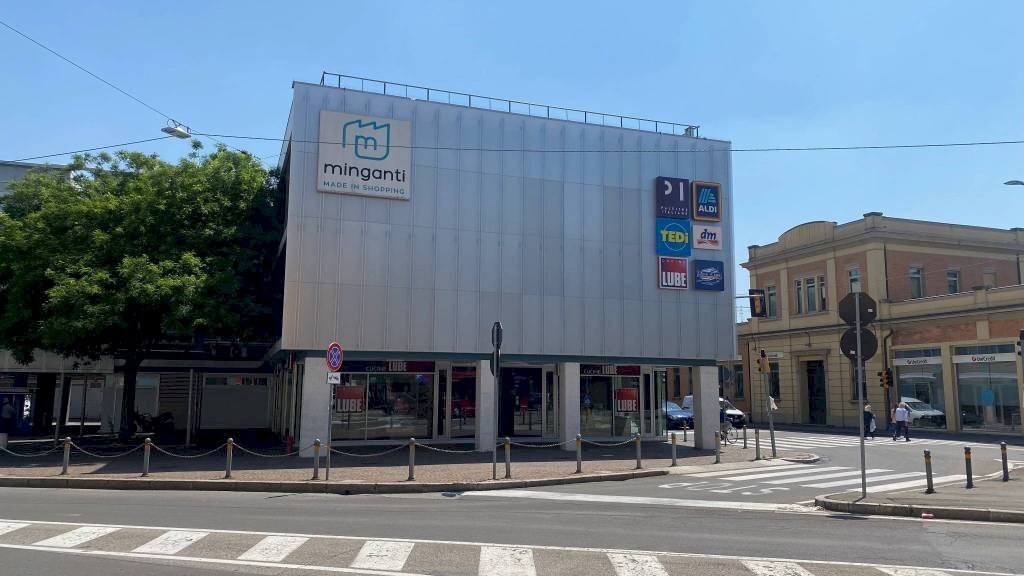 Zona - Box via Ferrarese, 113E, Bologna (zona Bolognina) - foto 1