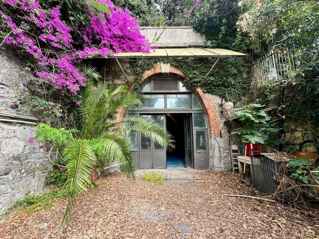 Giardino - Warehouse via 5 Maggio, 77, Genova (neighborhood Quarto) - photo 1