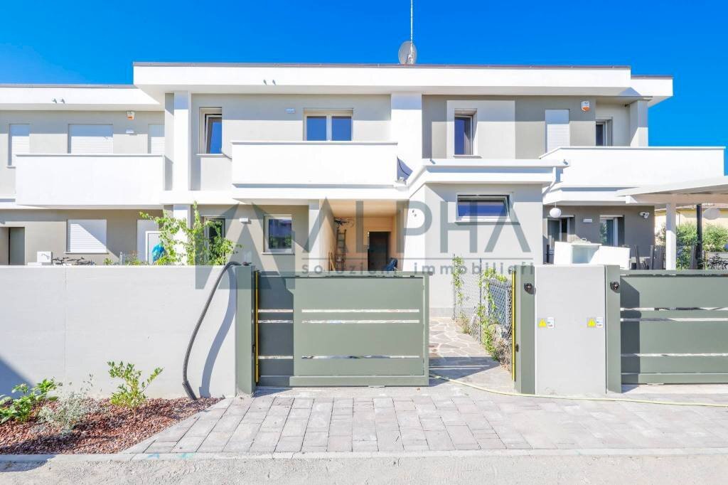 Facciata - Villa a Schiera via Biagio d'Antonio, Faenza - foto 1