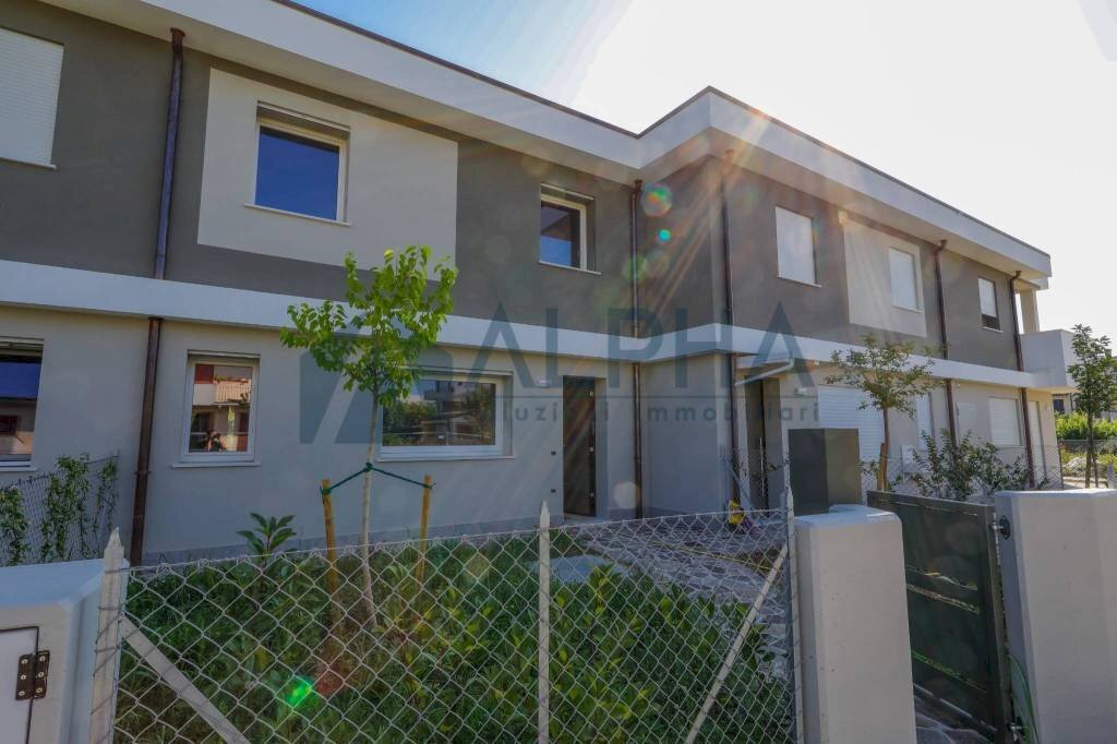 Facciata - Villa a Schiera via Biagio d'Antonio, Faenza - foto 2