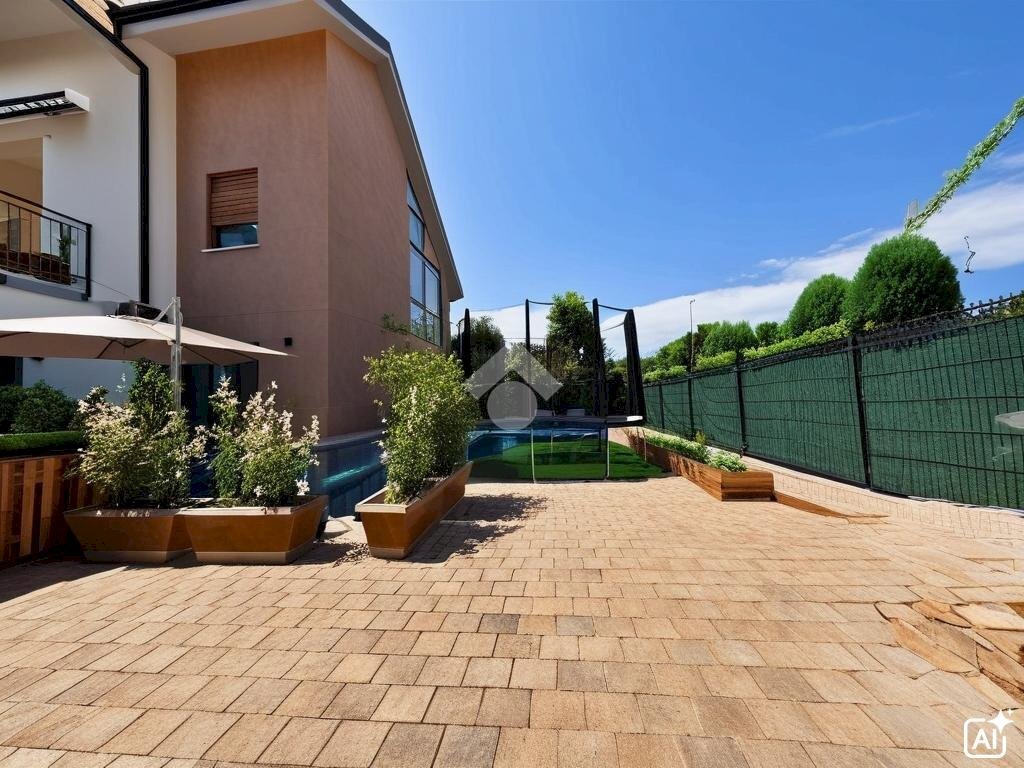 Four-room apartment Via Roma, La Loggia - photo 1