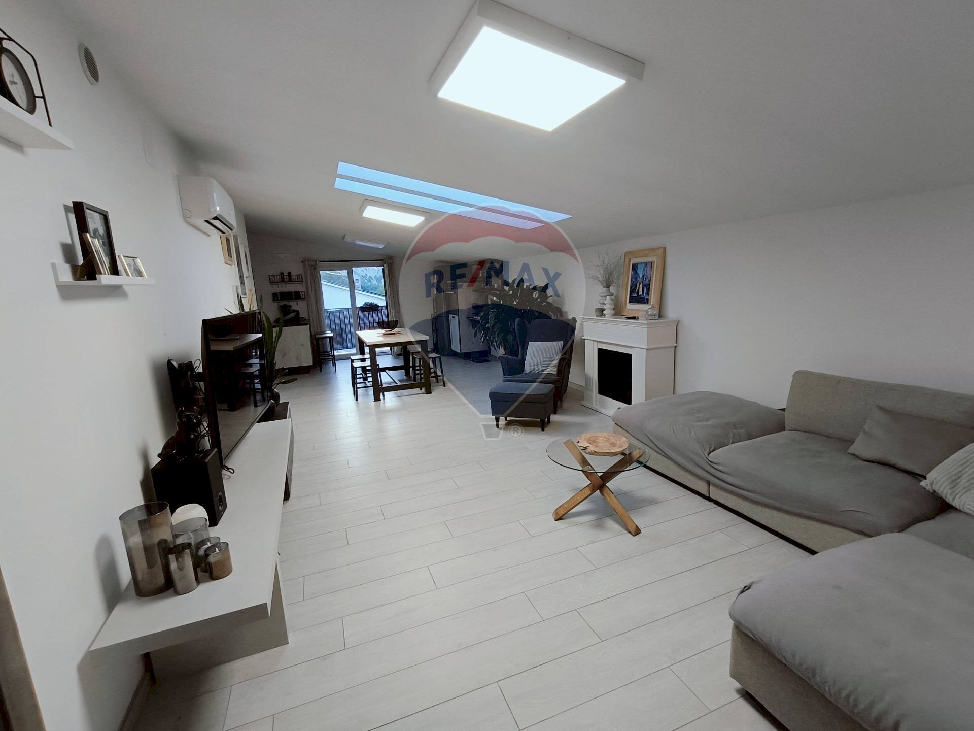 Sala da pranzo - Appartamento Via Castellata
 
207, Sant'Eusanio del Sangro - foto 2