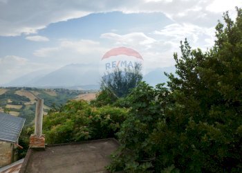 Vista delle montagne - Casa semi indipendente Località Piano Fonti
 
135, Guardiagrele - foto 5