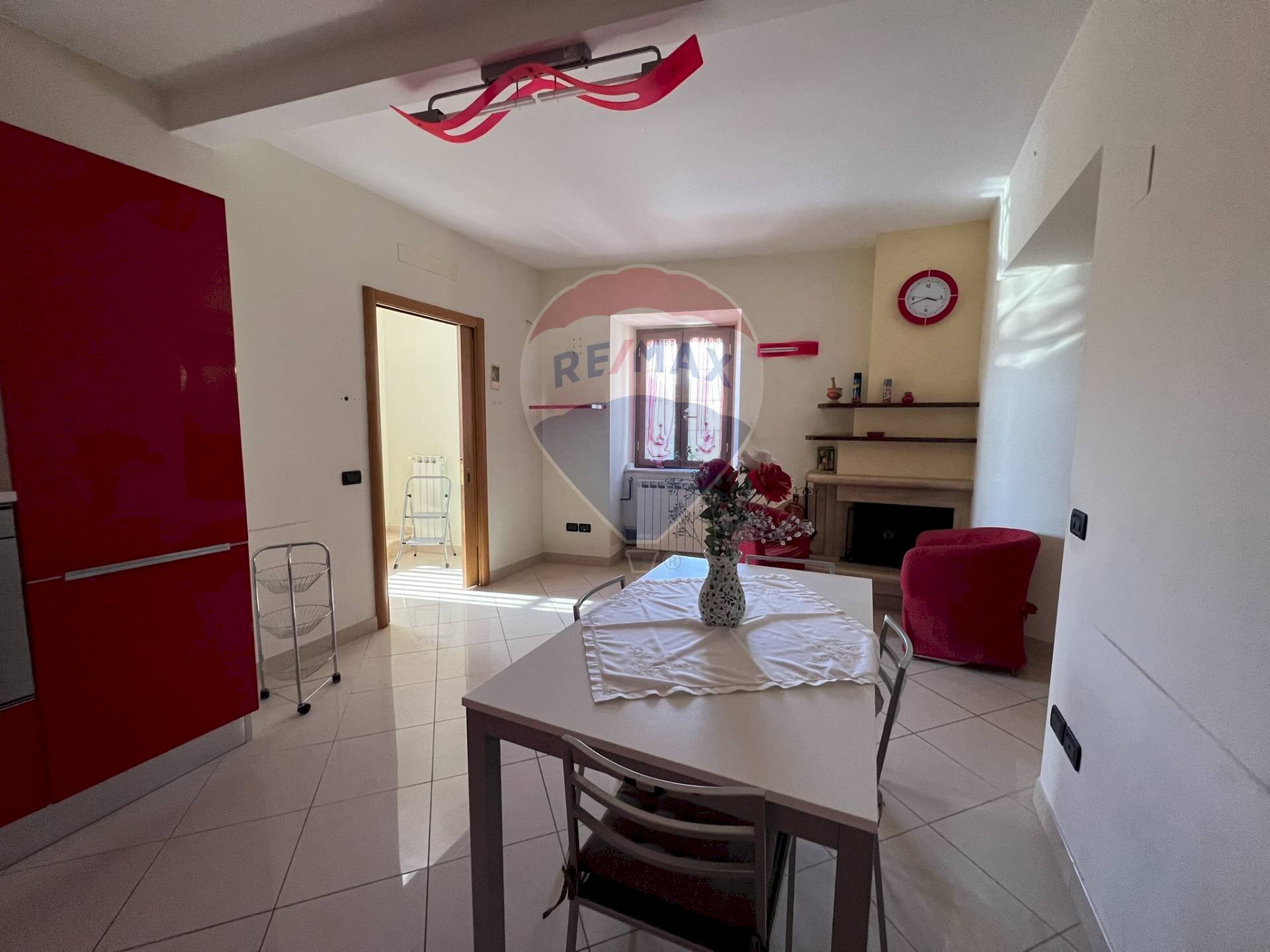 Sala da pranzo - Semi-detached Villa Corso Vittorio Emanuele
 
38, Casoli - photo 3