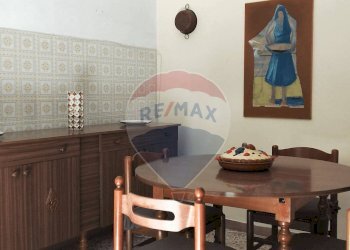 Sala da pranzo - Quadrilocale Via Fontana Terranova
 
43, Palena - foto 6