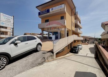 Edificio all\'aperto - Bilocale Via Spaventa Silvio e Bertrando
 
17, Altino - foto 32