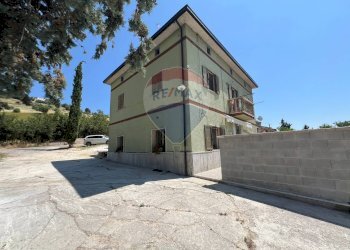 Casa all\'aperto - Casa indipendente C.da Ascigno
 
1, Casoli - foto 2