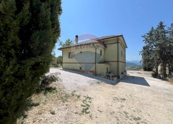 Casa all\'aperto - Casa indipendente C.da Ascigno
 
1, Casoli - foto 8