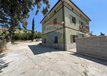Casa all\'aperto - Casa indipendente C.da Ascigno
 
1, Casoli - foto 11