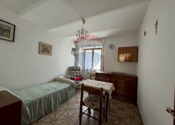 Camera / camera da letto - Casa semi indipendente Via Santa Maria
 
56, Quadri - foto 6