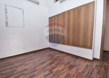 CAMERA - Locale Commerciale Via Cagliari
 
123, Catania - foto 5