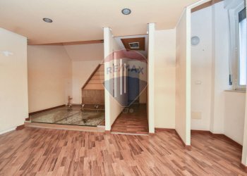 DETTAGLIO SALONE - Locale Commerciale Via Cagliari
 
123, Catania - foto 8