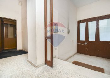 INGRESSO PALAZZO - Locale Commerciale Via Cagliari
 
123, Catania - foto 12