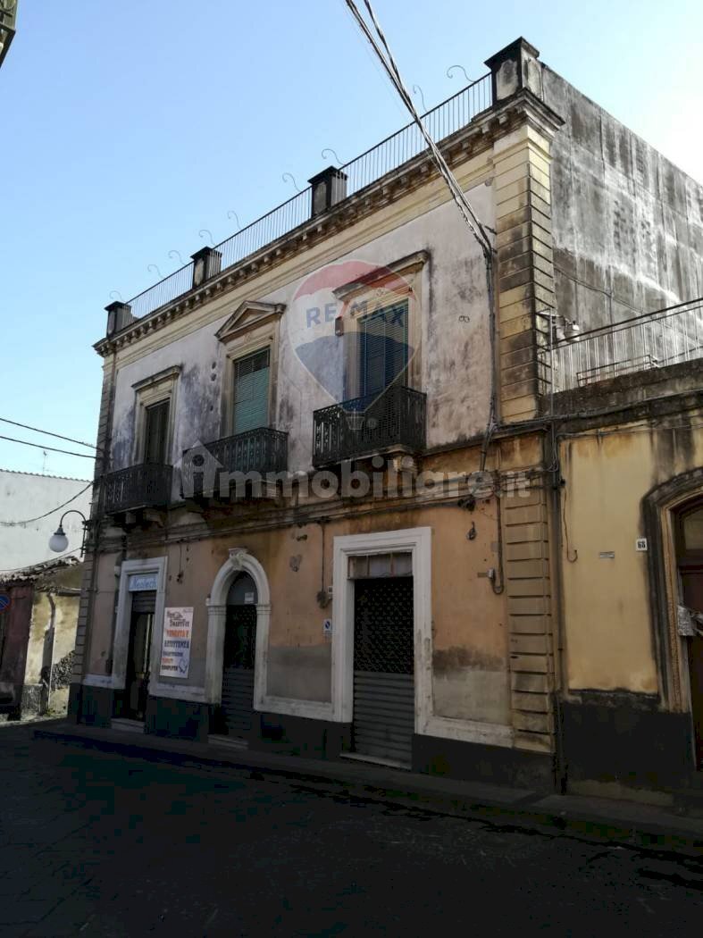 Edificio all\'aperto - Casa indipendente Via Emanuele Filiberto
 
56-58-60, Giarre - foto 3