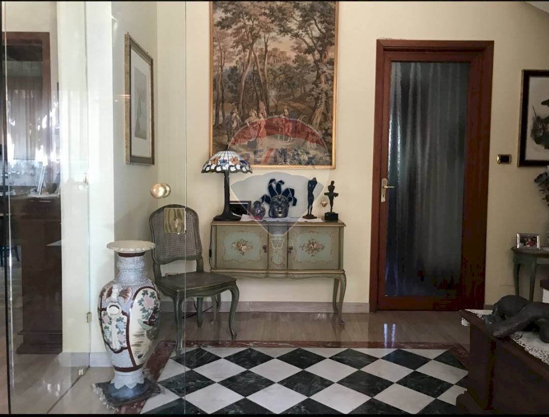 Soggiorno - Villa VIA GIUSEPPE SERRA
 
4, Feletto - foto 3
