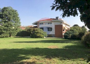 Casa all\'aperto - Villa VIA GIUSEPPE SERRA
 
4, Feletto - foto 1