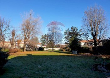 Giardino - Villa VIA GIUSEPPE SERRA
 
4, Feletto - foto 7