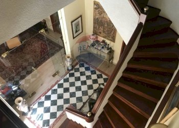 Scale - Villa VIA GIUSEPPE SERRA
 
4, Feletto - foto 9