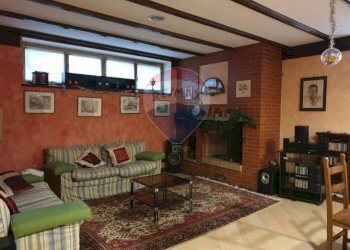 Soggiorno - Villa VIA GIUSEPPE SERRA
 
4, Feletto - foto 13