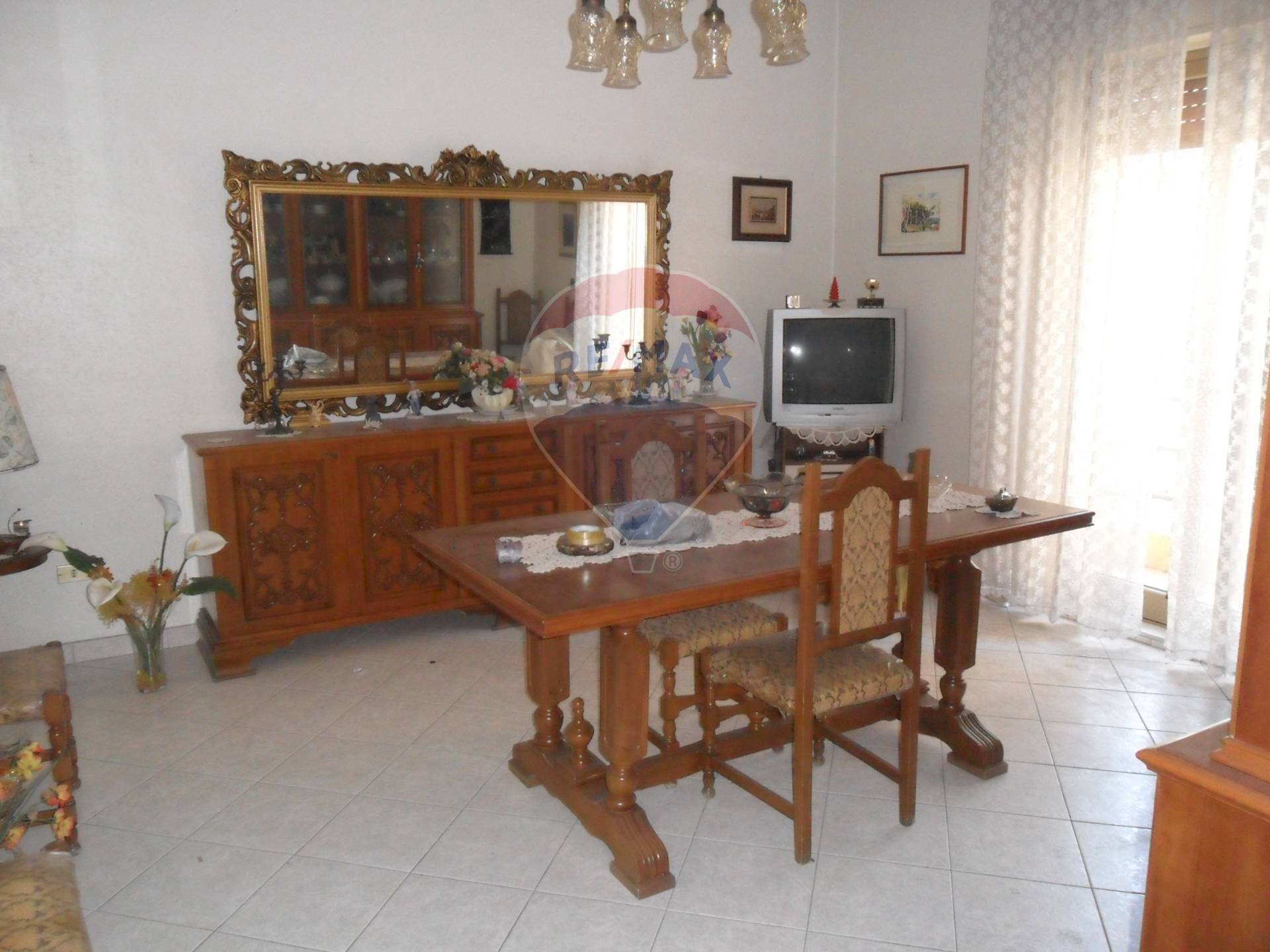 Sala da pranzo - Quadrilocale VIA ROSSO SAN SECONDO
 
51, Caltanissetta - foto 1