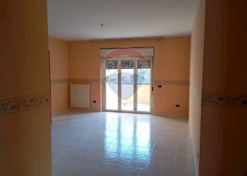 Stanza vuota - Quadrilocale Giovanni Gronchi/Figliarini
 
31, Santa Maria a Vico - foto 7