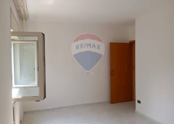 Stanza vuota - Quadrilocale Giovanni Gronchi/Figliarini
 
31, Santa Maria a Vico - foto 21