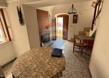 interno - Quadrilocale Via Sonnambula
 
16, Peschici - foto 4