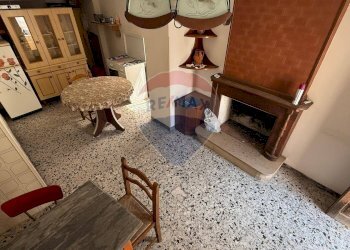 interno - Quadrilocale Via Sonnambula
 
16, Peschici - foto 5