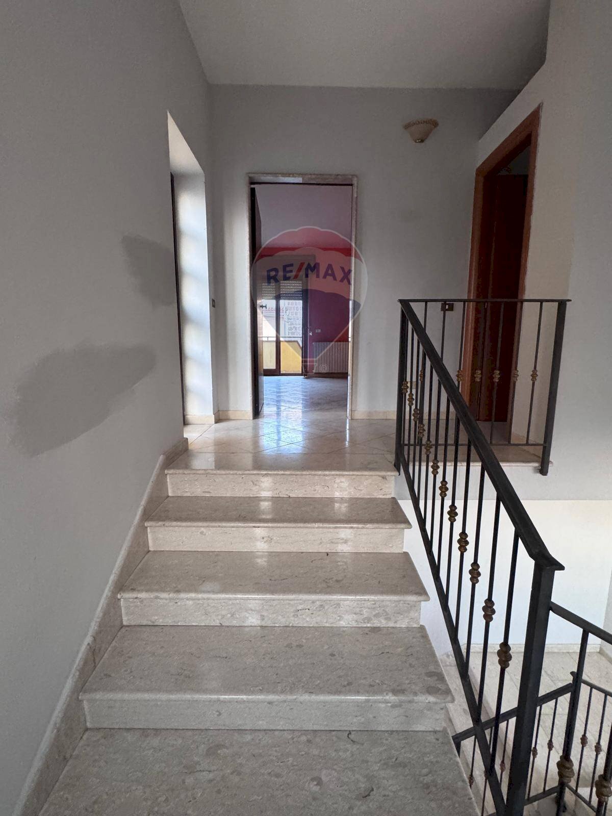 Scale - Trilocale Via Rio Persico
 
69, Carinola - foto 3