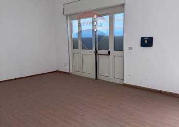 Stanza vuota - Trilocale Via Rio Persico
 
69, Carinola - foto 23