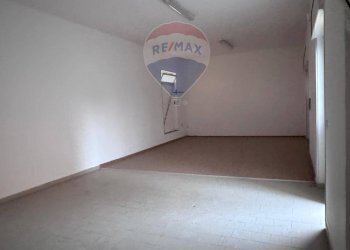 Stanza vuota - Trilocale Via Rio Persico
 
69, Carinola - foto 25