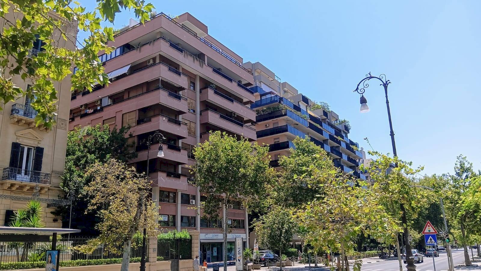 Foto 1 - Office Via Libertà
 
175, Palermo - photo 1