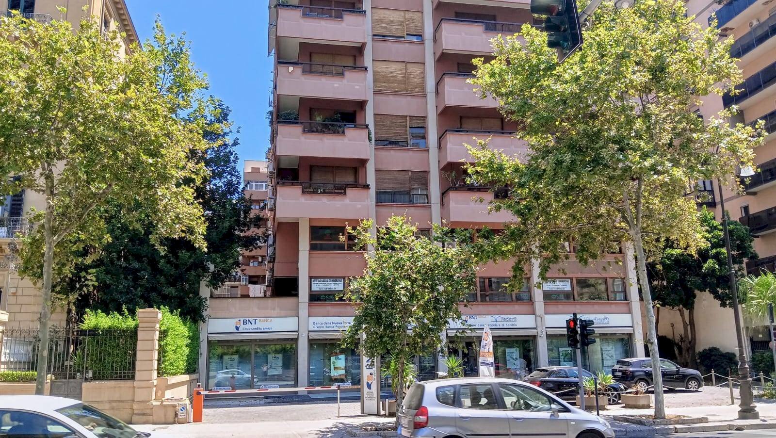 Foto 2 - Office Via Libertà
175, Palermo - photo 2