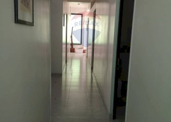 Hall / corridoio - Locale Commerciale via P. Calamandrei
86, Vittoria - foto 21