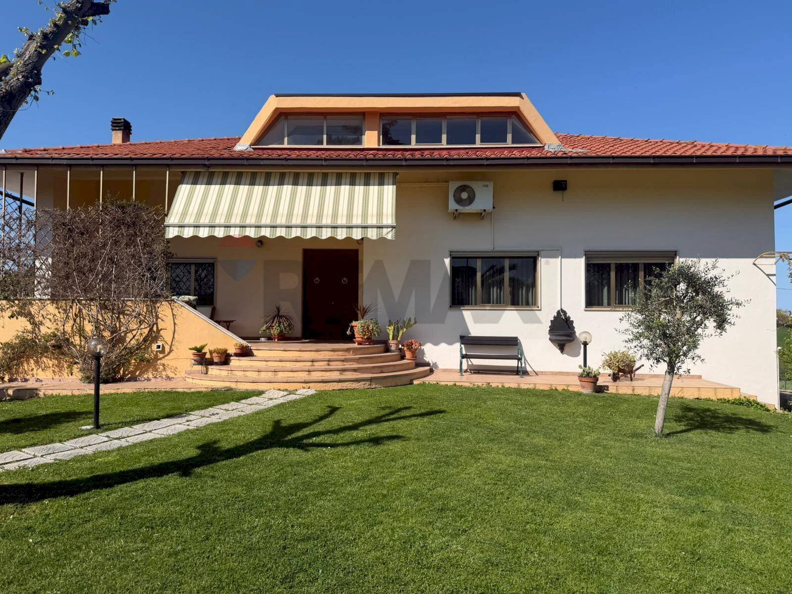 Casa all\'aperto - Villa Via Delle Querce, Pianella - foto 1