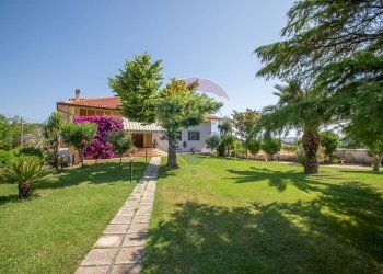 Giardino - Villa Via Delle Querce, Pianella - foto 2