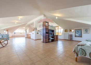 Soggiorno - Villa Via Delle Querce, Pianella - foto 24